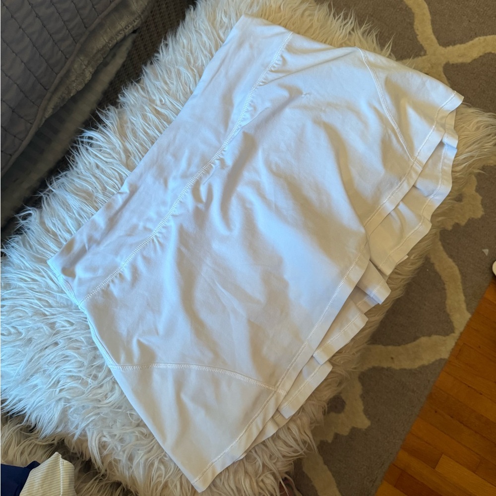 Lululemon plain front skort Sz 8